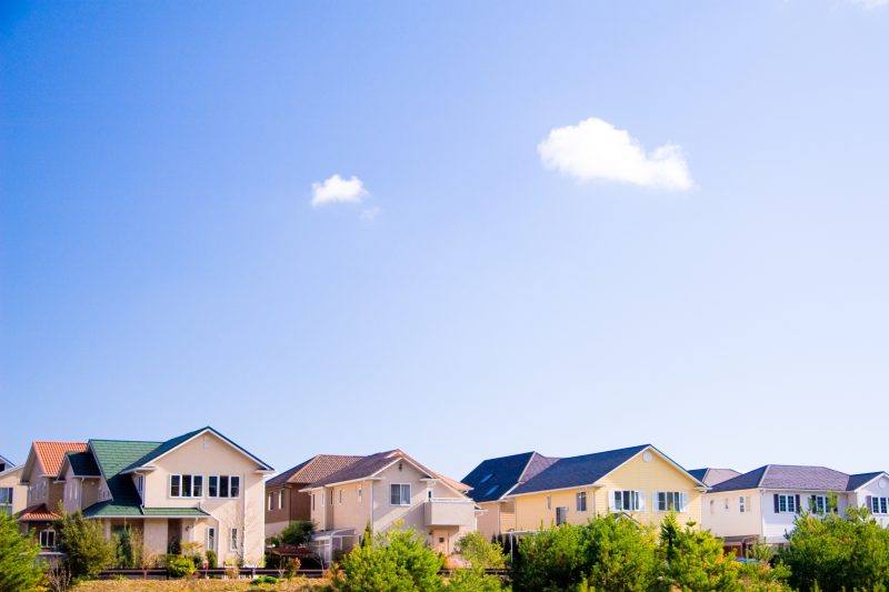 塗装作業で大切な住まいを守ります！